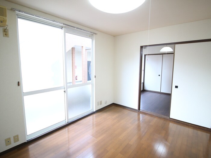 物件内観写真8　(居室)