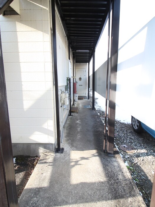 物件外観写真4　(エントランス部分)