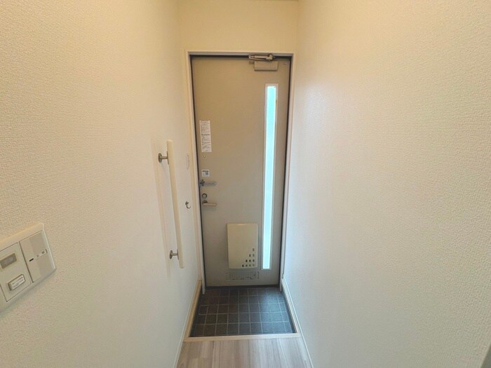物件内観写真19　(玄関)