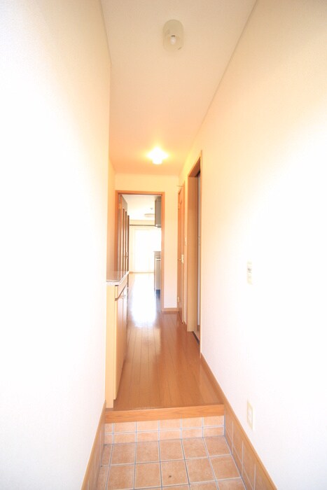 物件内観写真14　(廊下)