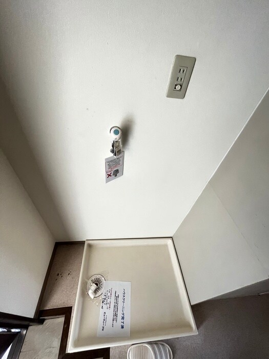 物件内観写真10　(洗濯機置場)