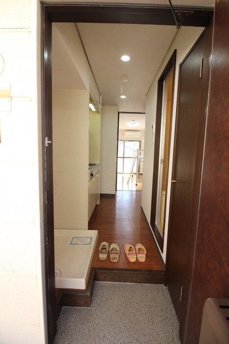 物件内観写真12　(玄関)