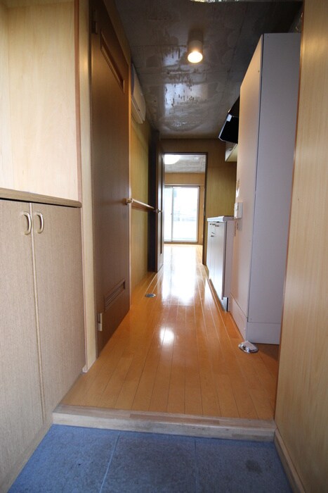 物件内観写真11　(玄関)