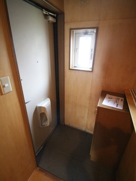 物件内観写真16　(玄関)