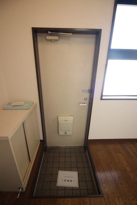 物件内観写真14　(玄関)