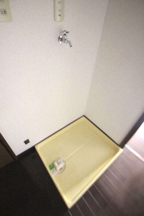 物件内観写真10　(洗濯機置場)