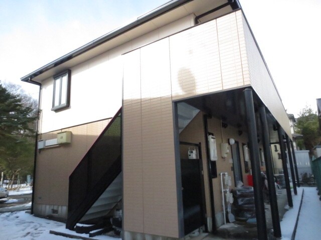 物件外観写真6　(エントランス部分)