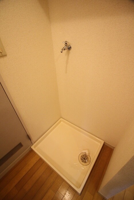 物件内観写真11　(洗濯機置場)