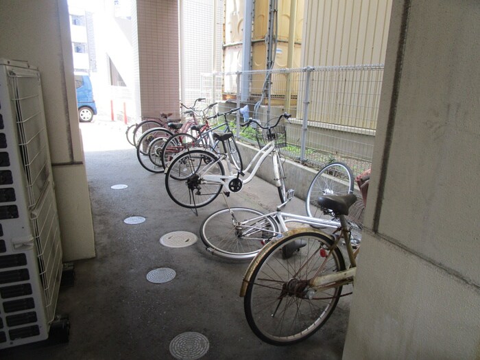 物件外観写真6　(駐輪場)