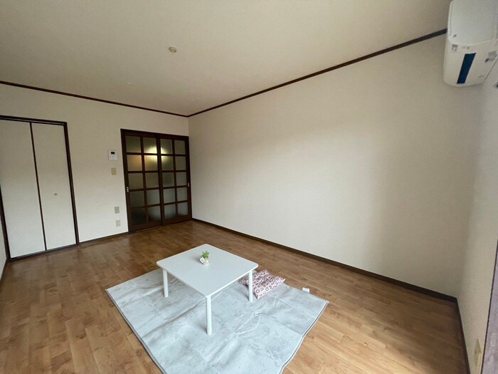 物件内観写真8　(居室)