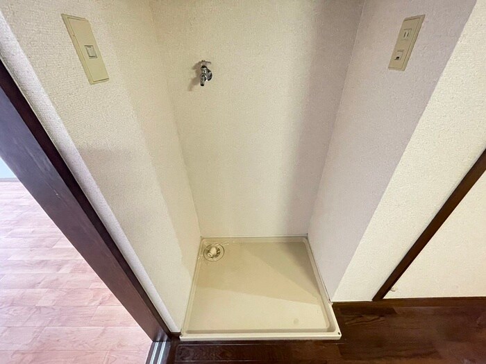 物件内観写真13　(洗濯機置場)