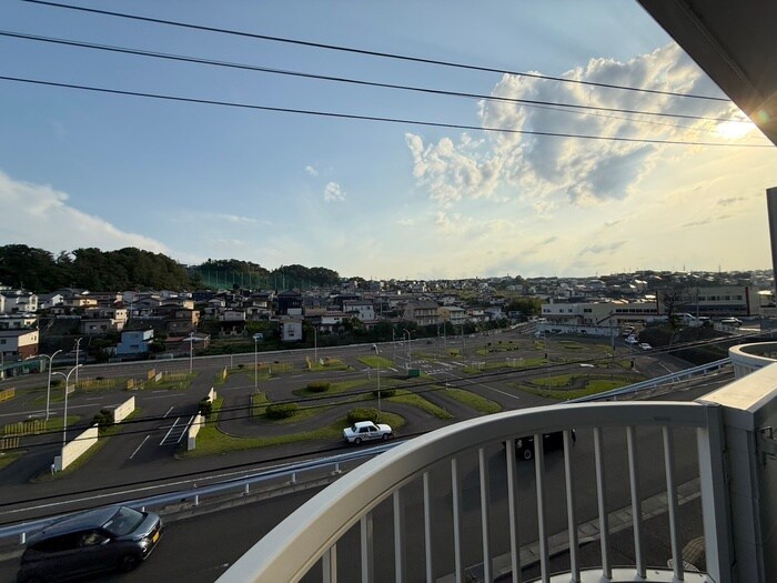 物件内観写真16　(室内からの展望)