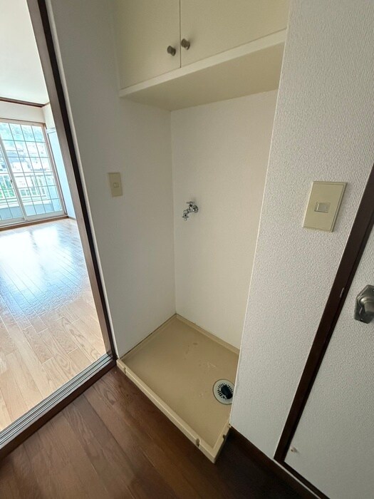 物件内観写真17　(洗濯機置場)