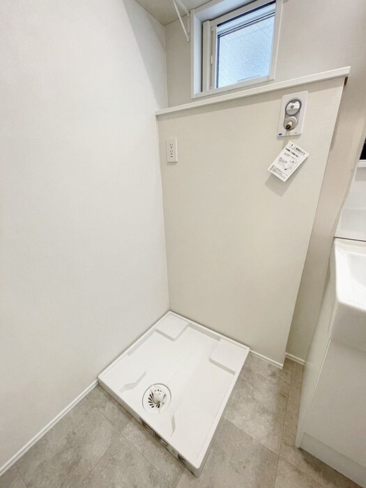 物件内観写真14　(洗濯機置場)