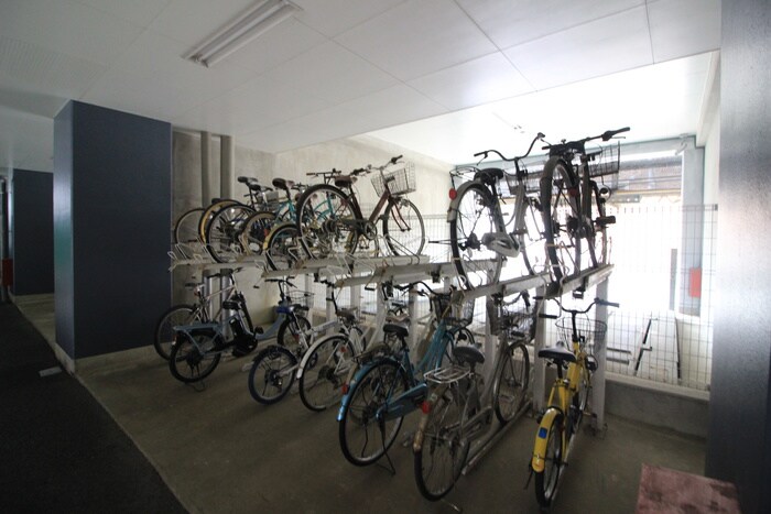 物件外観写真6　(駐輪場)