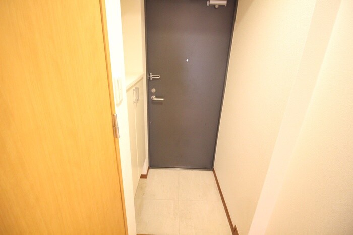 物件内観写真11　(玄関)