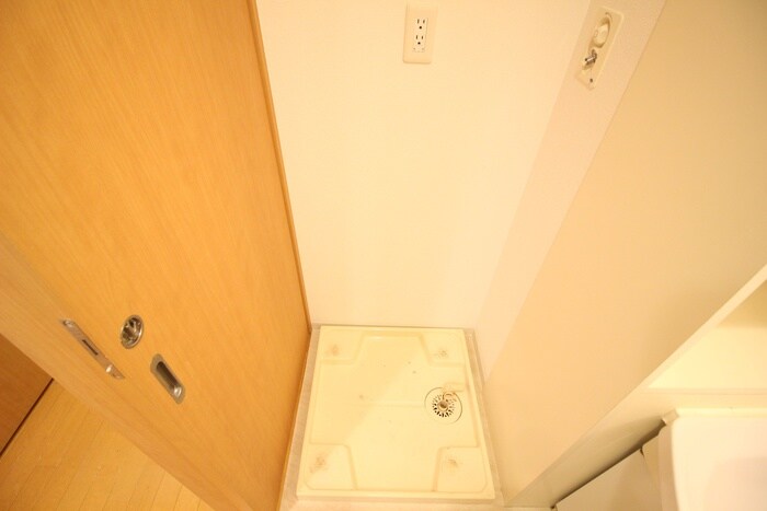 物件内観写真15　(洗濯機置場)