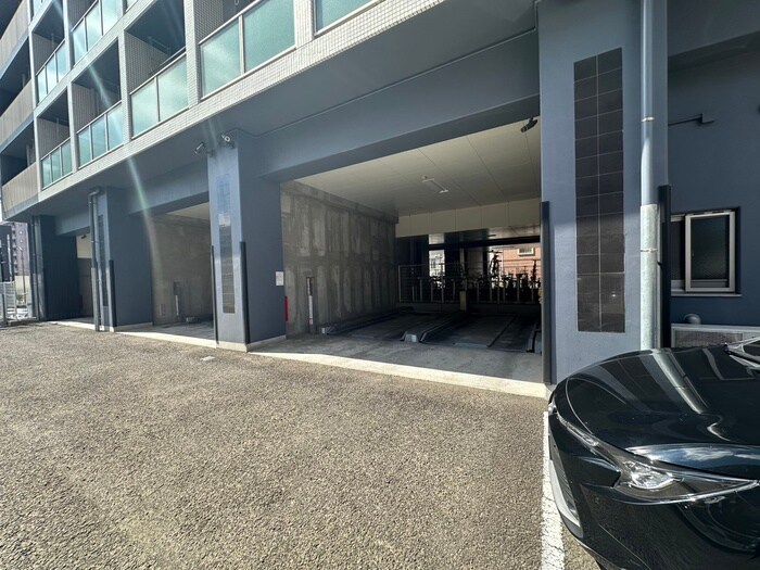 物件外観写真5　(駐車場)