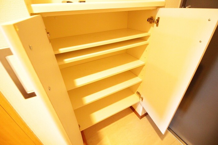 物件内観写真14　(靴箱)