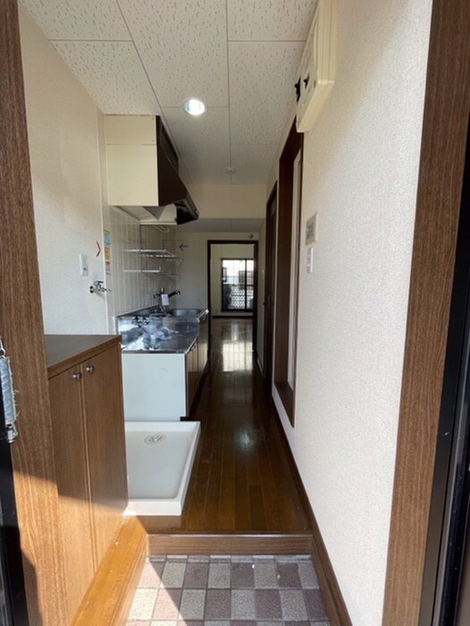 物件内観写真13　(玄関)