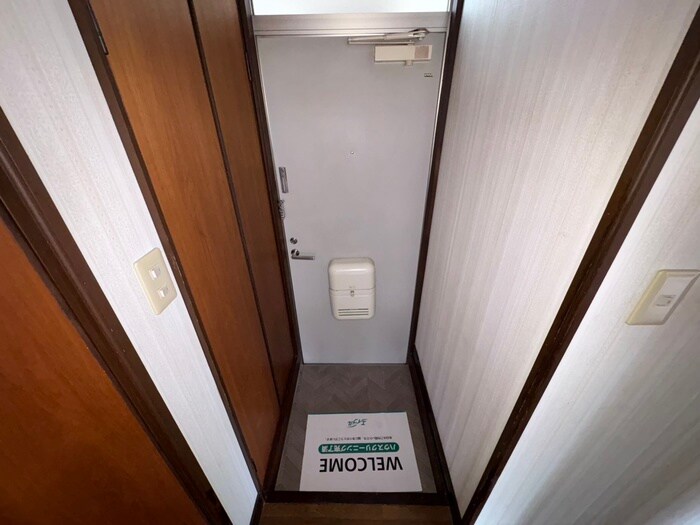 物件内観写真18　(玄関)