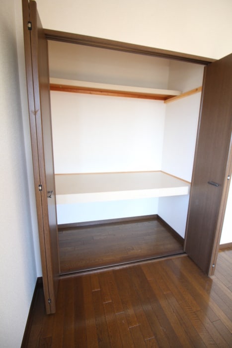 物件内観写真12　(収納)