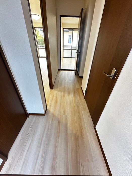 物件内観写真15　(廊下)