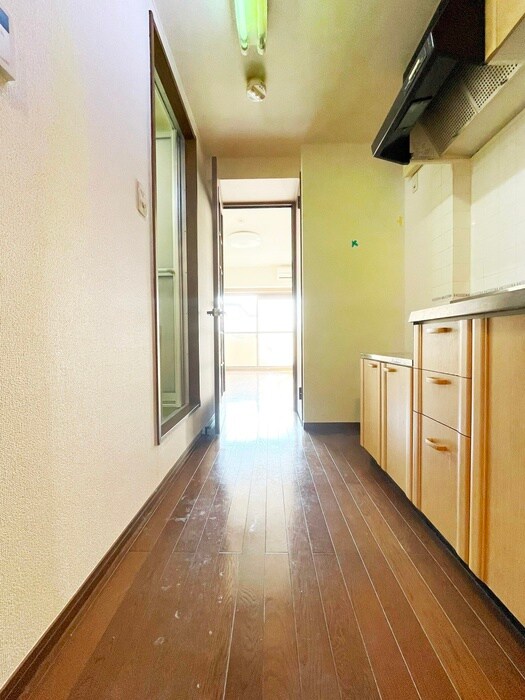 物件内観写真14　(廊下)