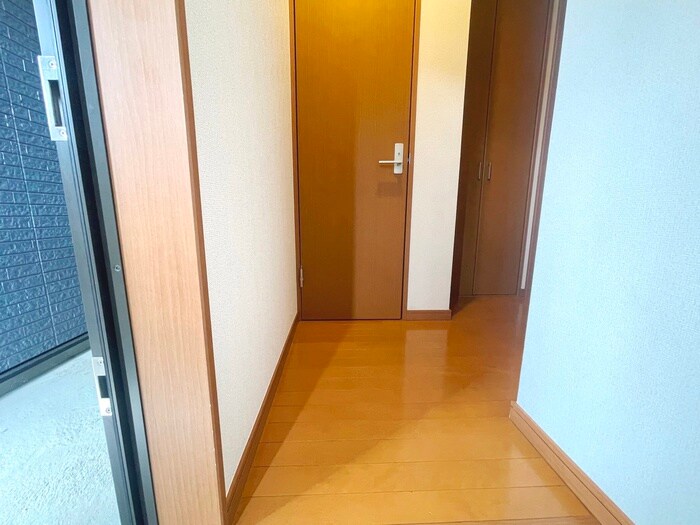 物件内観写真18　(廊下)