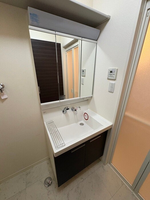 物件内観写真12　(洗面)