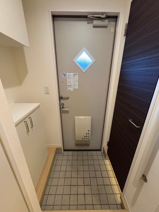 物件内観写真21　(玄関)