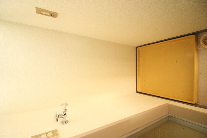 物件内観写真14　(洗濯機置場)