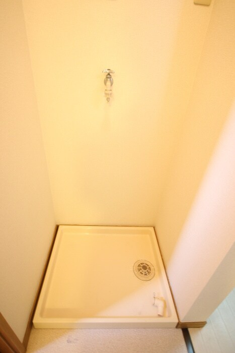 物件内観写真11　(洗濯機置場)