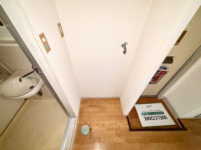 物件内観写真14　(洗濯機置場)