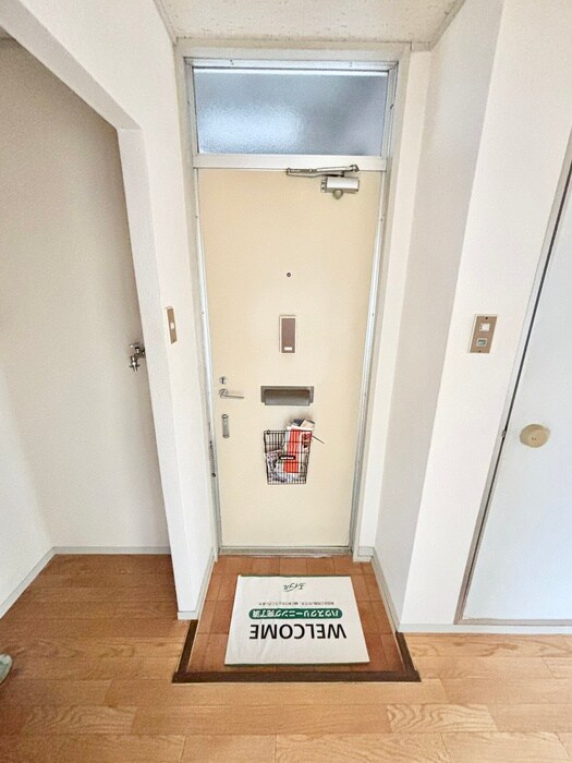 物件内観写真18　(玄関)