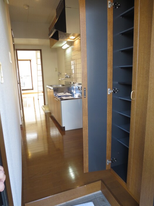 物件内観写真15　(玄関)