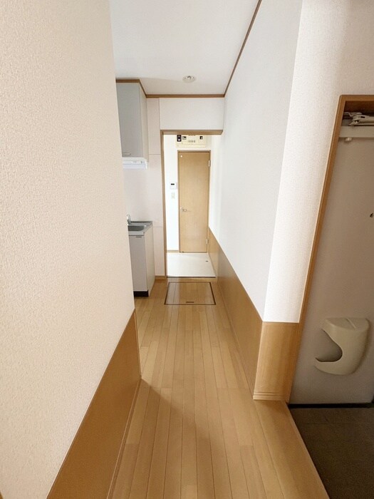 物件内観写真15　(廊下)