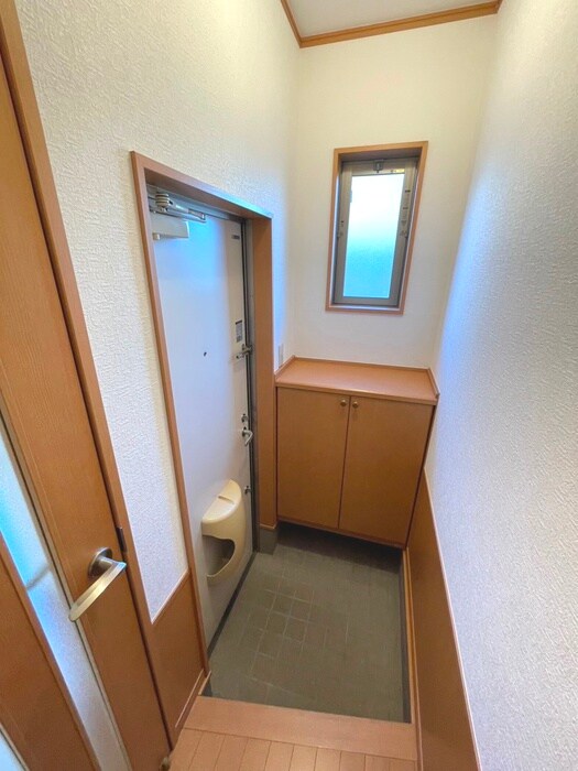 物件内観写真16　(玄関)