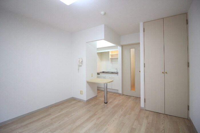 物件内観写真10　(居室)