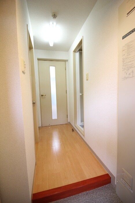 物件内観写真15　(玄関)