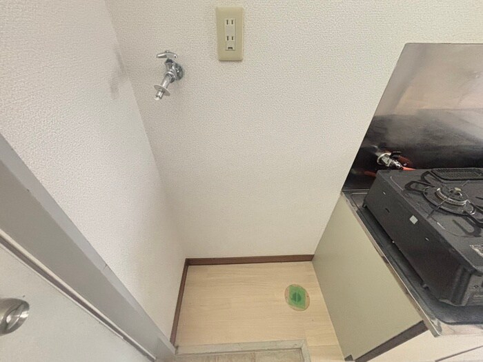 物件内観写真14　(洗濯機置場)