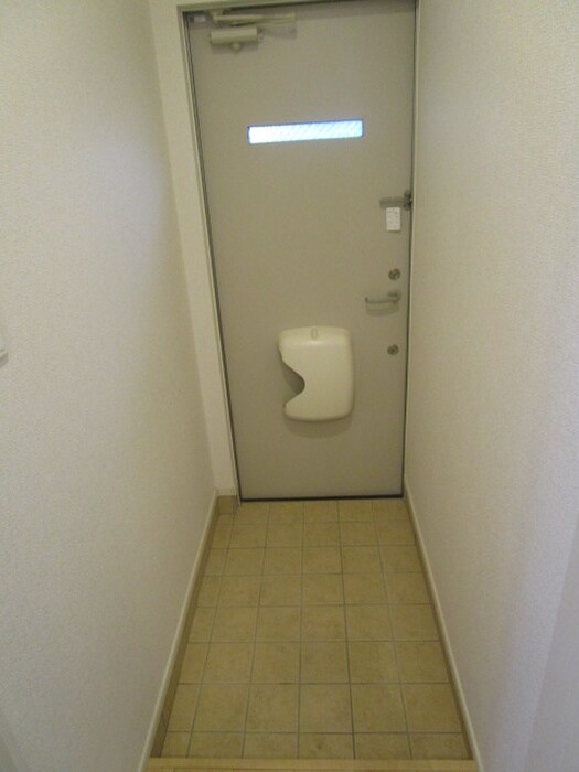物件内観写真9　(玄関)