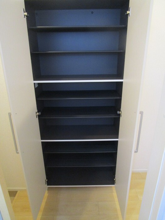 物件内観写真10　(靴箱)