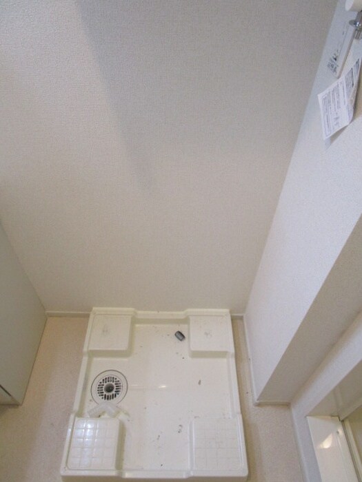 物件内観写真14　(洗濯機置場)