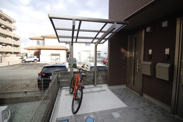 物件外観写真3　(駐輪場)