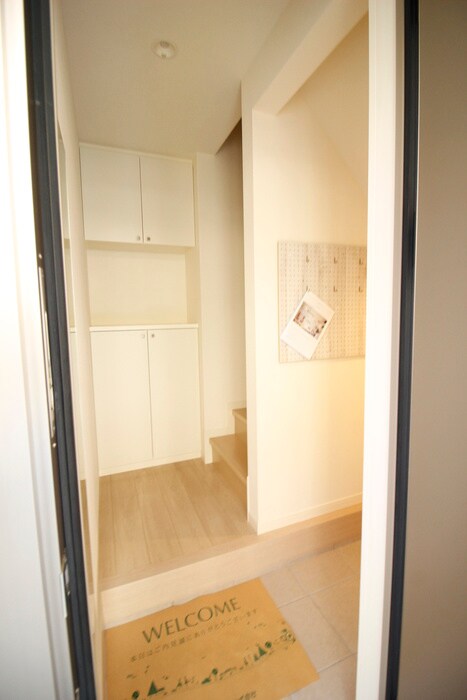 物件内観写真15　(玄関)