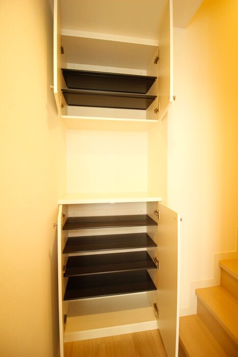 物件内観写真16　(靴箱)