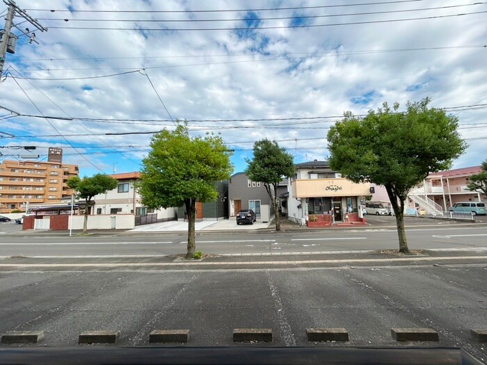 物件内観写真16　(室内からの展望)