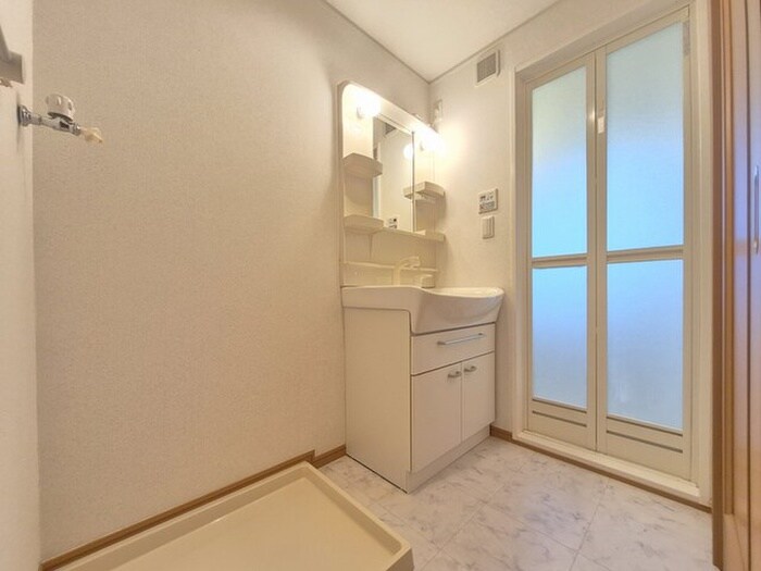 物件内観写真9　(洗面)