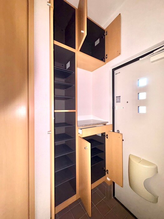 物件内観写真16　(靴箱)